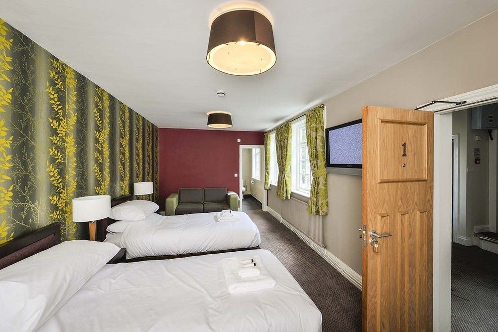 Bed and Breakfast The Gillygate Pub Йорк Экстерьер фото